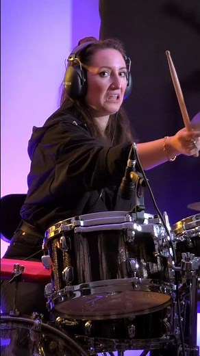 My girlfriend learned to play the drums in 1 hour and she started from scratch! #15