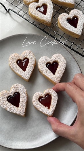 Delicious Linzer Cookies Recipe