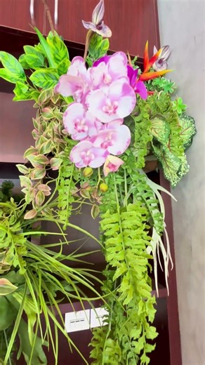 Transforming Mali Resort with Tropical Florals #DestinationWedding #Thailand #Florist