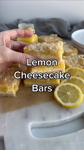 Lemon Cheesecake Bars Recipe (Easy!)