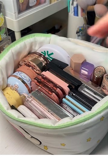 ASMR Grwm #asmr #douyin #makeup #makeuptutorial #grwm | makeup asmr