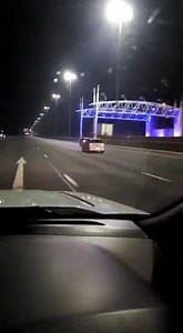 HIJACKER DRIVES TRUCK INTO ONCOMING TRAFFIC ON THE N12 HIGHWAY (from Edenvale to Benoni) Followed by a Shootout in Benoni. Suspect Arrested. Truck, loaded with Fruit & Veg was hijacked. | News, Accidents, Robberies & Incidents