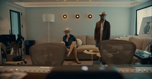 Daryl Hall and I wrote this song last year because we were so sick of information/disinformation everywhere fucking up our heads. lyrics below Too much information runnin’ thru my head can’t you see (Can’t you see) I just wanna be... be myself Too much information runnin’ thru my mind pulling me (Pulling me) I just wanna be... be myself Like a bird up high, looking down at the crazy traffic jam uptown, downtown honkin’ horns he don’t care fly away from the anger in the air Too much information r