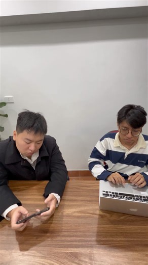 14 reactions | Minigame ngày thứ 2 Sau khi chạy minigame từ ngày hôm qua, chúng mình đã nhận được rất nhiều comment và lượt join từ các bạn. Chương trình vẫn đang diễn ra và sẽ kết thúc vào 31/10/2025. Các bạn nhớ tham gia và điền đủ các bước để có cơ hội được nhận quà từ Gu Công Nghệ nha. | Gu Công Nghệ - Nhà thông minh Aqara, Philips Hue, Eufy | Facebook