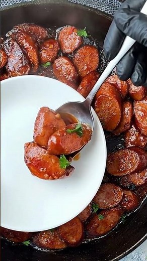 Honey Garlic Smoked Sausage Skillet | Sweet & Savory Glazed Sausage Recipe 🔥🌭