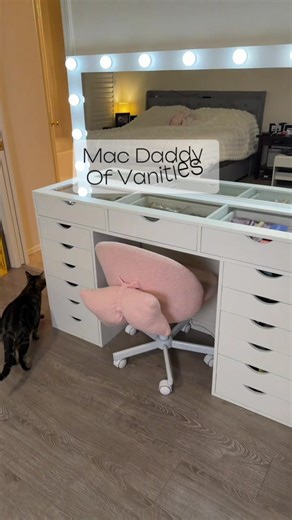 15 Drawer Vanity 🤍 With Hollywood Mirror Lights! Perfect for organizing your makeup, skincare and all of your haircare tools! #vanity #vanityorganization #makeup #tiktokshopcreatorpicks #beauty