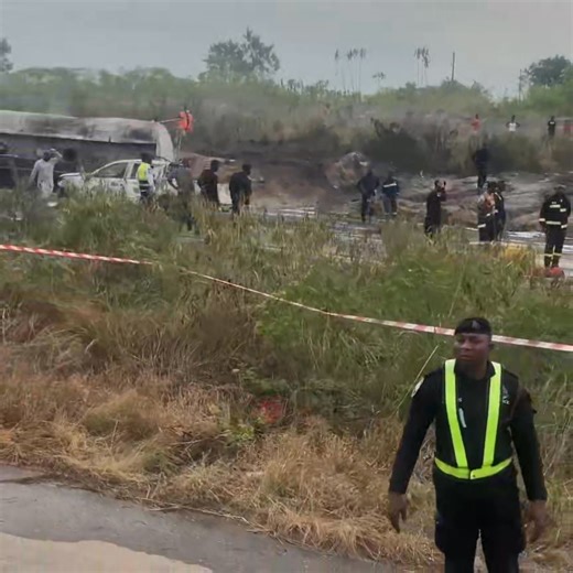 Fuel Tanker Explodes, Destroys Multiple Vehicles on Nsawam–Accra Road | KOFI TV
