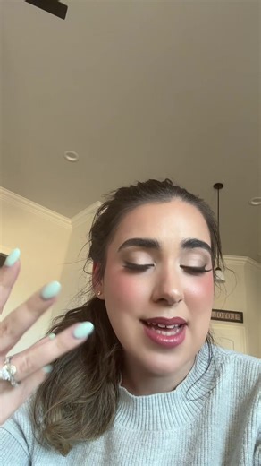 makeup artist ate down today I don’t know how to act last time I had my makeup done I went home and redid it but I could’ve given her a kiss for how well she did today #bridalmakeup