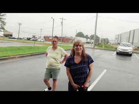 Street Interview, women left their husbands and went on a binge