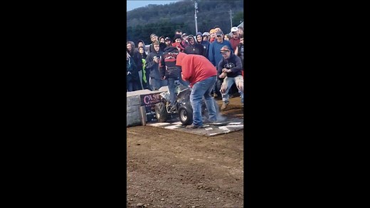 Ever seen a snowmobile in a burnout contest? Then you haven't been to Richland Center, Wi. Thanks to all the fans and participants who made Motorsports Mayhem 2019 a huge success. Mark your calendars for Sat Oct 29! | Beer Money Pulling Team