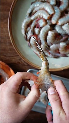 Cleaning Shrimp has NEVER been easier with the Frogmore Shrimp Cleaner #shrimp #cooking #toadfish