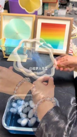 Unveil a Silk Artwork: A New Trend for Your Home Decor