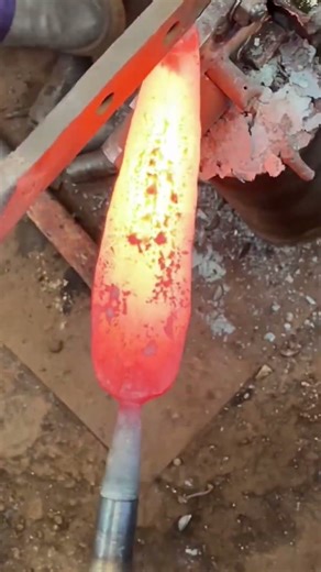 Ekstra metalskæring i knivfremstilling | Kreativt metalhåndværk