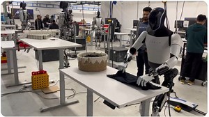 Optimus robot घालतोय कपड्यांच्या घड्या; पाहा एलॉन मस्कने शेअर केलेला ‘हा’ भन्नाट व्हिडीओ….