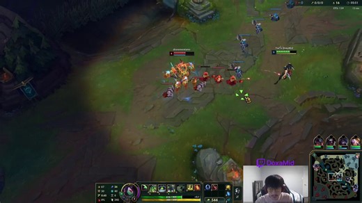 How is this Akali bug still in the game?