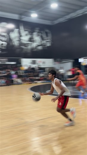 varsitysports.hyd on Instagram: "WHATT?!?? 😳 THIS IS GETTING INSANE SANCTA LEAD 52-51!!"