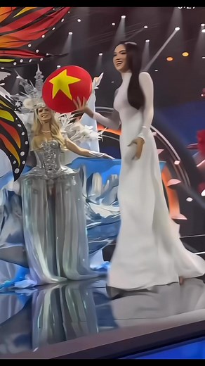 Việt Nam #hoahau #model #catwalk #missuniversevietnam #missuniverse #beautyqueen #VincentMakeupandHair #Missgrandinternational #Missuniverse #fashionshow #misscosmo #Vincentmakeup #miss | Vincent Tran