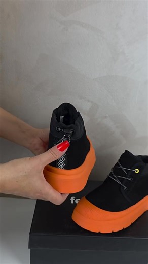 Inca nu ai aflat? Pe manos.ro te bucuri acum de cele mai tari reduceri ale momentului! Comanda azi. Stocurile sunt limitate! | Manos Shoes | Facebook