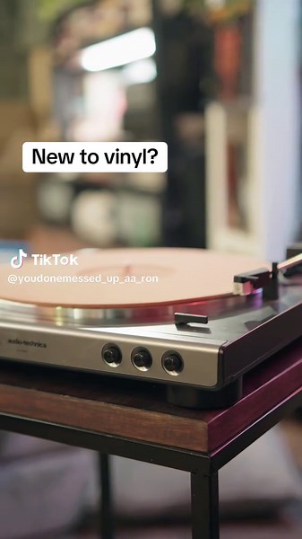 The Audio Technica AT-LP60 is the perfect starter table. Pair it with some powered speakers and your setup is done. You don’t even have to do the needle drop yourself with this one. It’s easy mode. #vinyl #giftguide #turntable #recordplayer