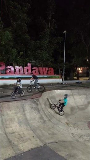kalo lagi maen bmx di bowl kita juga main oray-orayan, tapi versinya beda