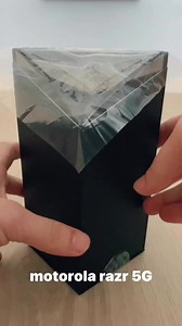 1.2K views · 1.5K reactions | Motorola Razr 5G Dùng chip Snapdragon 765G, camera chính 48 MP màn gập vỏ sò #motorola #motorolarazr | Luận Tecno | Facebook