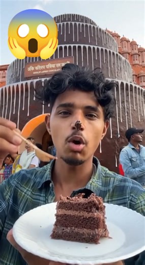 Hawa Mahal ke samne Duniya ka Sabse Bada Cake! 🎂 andar pura ghar bana hai! 😱