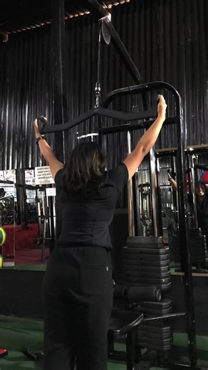 Effective Lat Pull Down Exercises for Back Strength