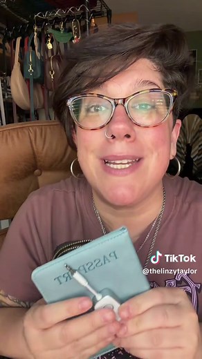 Ariana White Leaks & Travel Essentials