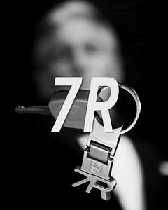 25K views · 813 reactions | 7R – always ready.  When you call, the 7R answers: with reactive steering, comfortable cab and large screens. #JohnDeere7R | John Deere | Facebook