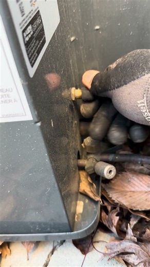 Safety locking caps on a heat pump WTF #hvacr #hvac