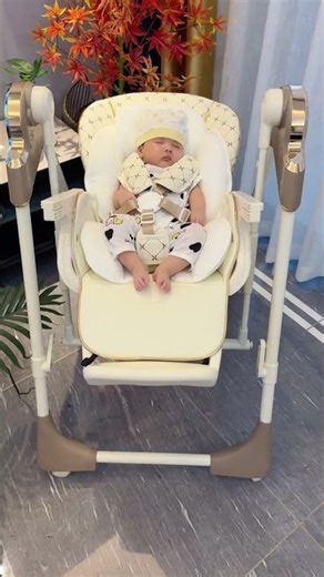 Parents Love How This Chair Grows with Their Baby#babyessentials #babyproducts #parentinglife