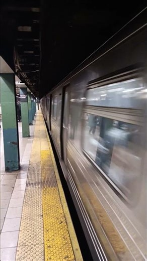 R68 D train departing Atlantic av Barclays