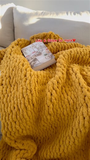 154K views · 2.1K reactions | Enjoy this quick tutorial ❤️ #HandKnitting #ChunkyBlanket #NoNeedles #KnittingTutorial #DIYHomeDecor #YarnLover #CozyVibes #BeginnerFriendly #KnitWithMe #CozyHome | Siicre’Art | Facebook