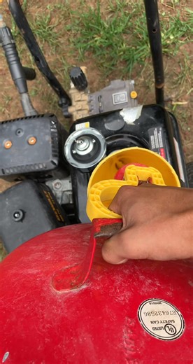 3.9K views · 36 reactions | what machine should i use for pressure washing! #clean #cleaning #pressurewasher #pressurewashing #cleaningservice #usa #fypシ #foryouシ #usareels | Abigail Peterson | Facebook