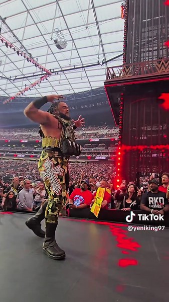 The moment Jacob Fatu stepped out… the entire atmosphere changed. 🐺🔥 That entrance felt RAW, powerful, and straight-up dangerous. The energy, the presence, the aura, the Samoan Werewolf doesn’t walk in quietly… he TAKES over. 😤🖤 WrestleMania 42 gave us chills with this one. An absolute beast from start to finish 👑🔥 #JacobFatu #SamoanWerewolf #WrestleMania42 #WWEUniverse #Bloodline