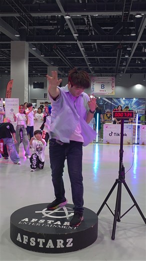 10 seconds of pure intensity, as expected! #DancingBear #DancingBearsRandomDance #DancingBearsTim...