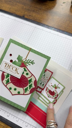 🎄 Paper Pumpkin Alternate Idea! 🎄 Today I’m playing with October’s Paper Pumpkin kit but with a fun twist! Instead of following the kit directions, I’m showing you how to use the pieces to create a totally different card design. The only additional items I used are Gold Foil Sheets and Window Sheets! That’s one of my favorite things about Paper Pumpkin… you can follow the instructions OR you can mix it up and make something unique! 💜 Grab your kit and craft along with me, I can’t wait to see 