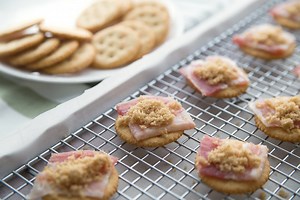 2.6K views · 15 reactions | 肋Recipe: https://www.familyfreshmeals.com/2019/01/candied-bacon-cracker-appetizer.html 肋Thrill your guests with the salty-sweet magic of this Candied Bacon Cracker Appetizer. | Family Fresh Meals | Facebook