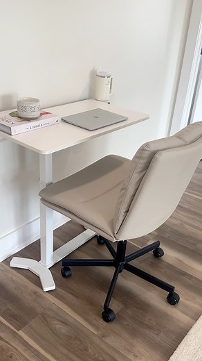 17K views · 263 reactions | The perfect small space work setup ✨ #workfromhome #smallspaces #worksetup #desksetup #desk #WFH #wfhlife #home | Victoria Lightfoot | Facebook