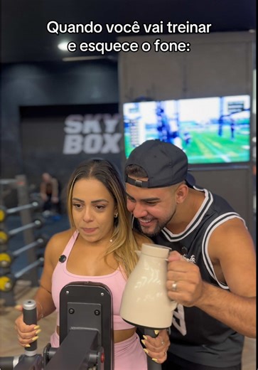 Quando você vai treinar e esquece o fone