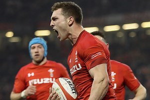 Eight is great as Wales run away from Italy