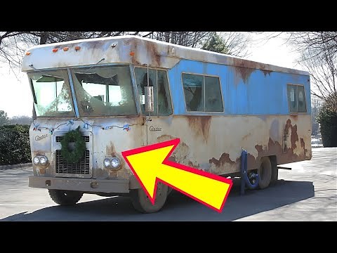 20 Weird Facts About Eddie’s 1973 Condor II RV (Christmas Vacation)