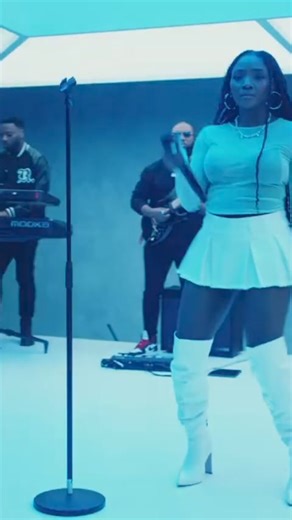 Simi delivers a stunning performance of her new song 'Borrow Me Your Baby' for Vevo UK! | Entertainment Daily