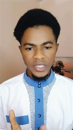 C’est avec le cœur lourd et une immense tristesse que je vous annonce le décès de mon oncle, Elhadj Guelguedji Barry de Mamoun. 🤲💔 Il a été pour nous un homme de valeur, de foi et de sagesse. Sa disparition laisse un grand vide dans nos cœurs et dans toute la famille. En ce moment difficile, je demande humblement à toute la Guinée de lui accorder son pardon et de faire des prières pour lui. Qu’Allah, Le Tout-Puissant, lui fasse miséricorde, efface ses péchés, éclaire sa tombe et l’accueille da