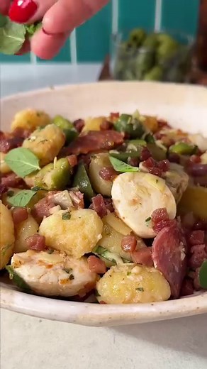 53K views · 114 reactions | This Gnocchi Antipasto Salad recipe is the perfect summer appetizer  Artichoke hearts, olives, cheese and fresh herbs with crispy potato gnocchi make for the perfect bite every time. #gnocchi #easyappetizers #antipasto #recipes #summer | Delish | Facebook