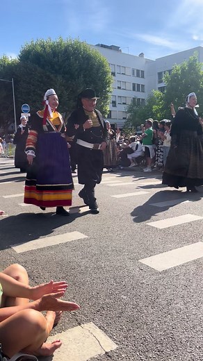 Revivez la Grande Parade du @festivalinterceltiquelorient ce dimanche 2 août 2026. Partie 1 #Lorient #festival #finistere #festivalinterceltique