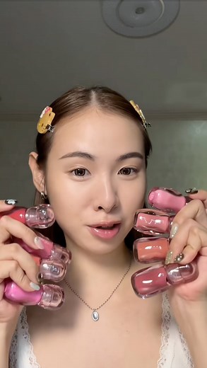you can thank @jocejx for your new blush placement! 🤭 Happy Skin’s newest Cloud Flush has a serum-liquid texture that blends out seamlessly. build it up to any look you want — you’re the boss! 🙂‍↕️ shop now on @tiktokshop_philippines | Happy Skin