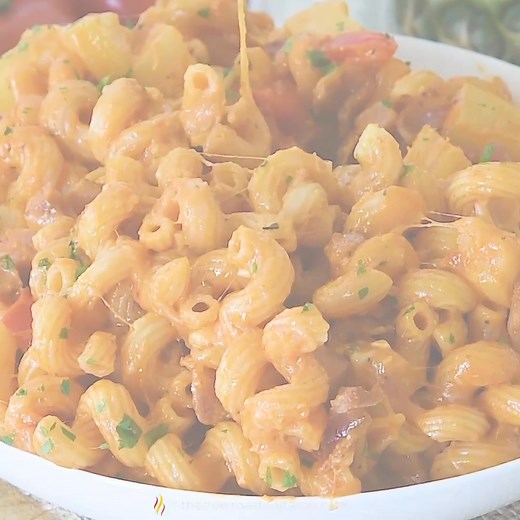 19K views · 730 reactions | Hawaiian Pasta is a quick and easy 30 minute dinner that packs all the punch of your favorite Hawaiian pizza flavors. Recipe! > https://www.theslowroasteditalian.com/one-pot-hawaiian-pasta/ | The Slow Roasted Italian | Facebook