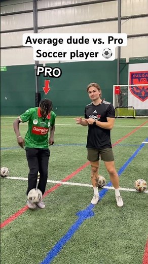 Average dude vs. Pro Soccer player ⚽️ #soccer #soccerplayer #soccerchallenge #footballer