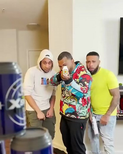 1.1M views · 206K reactions | Mamá es única con su puntería jajaja 藍 jajajajaja #reelsfb #compas #comedy #hispanos #comedia #reels #suerte #liderazgo #youngswagon #amigos #happy | PapoloslideresOficial3 | Facebook